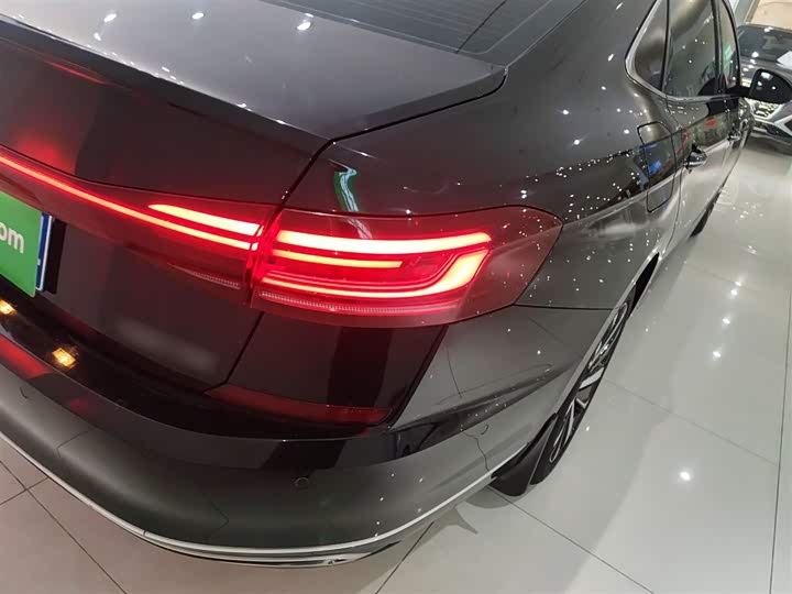 Фото 8 - Volkswagen Passat