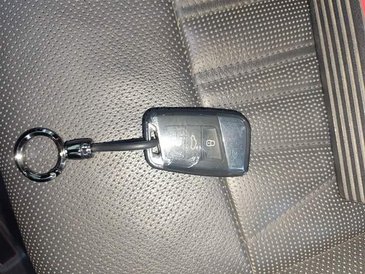 Фото 9 - Volkswagen Passat