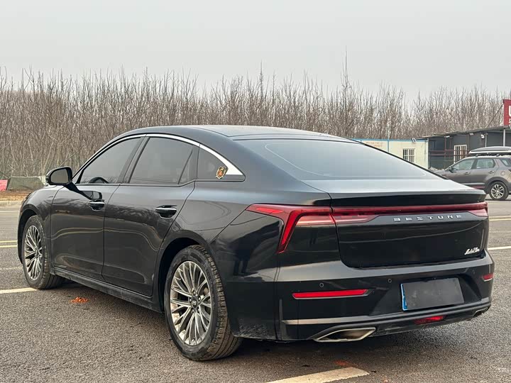 Фото 4 - Bestune B70