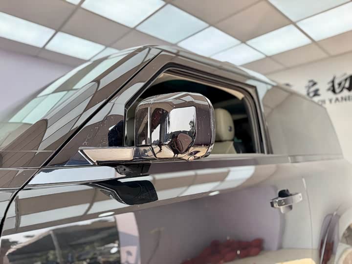 Фото 6 - Land Rover Defender