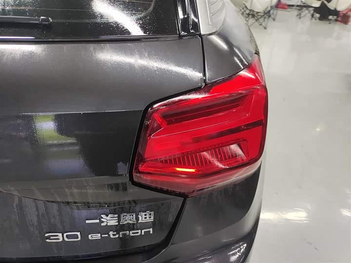 Фото 8 - Audi Q2L e-tron