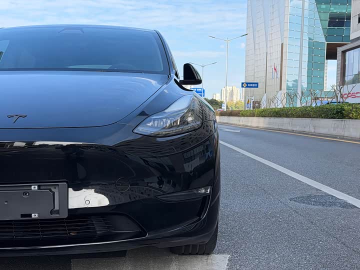 Фото 4 - Tesla Model Y
