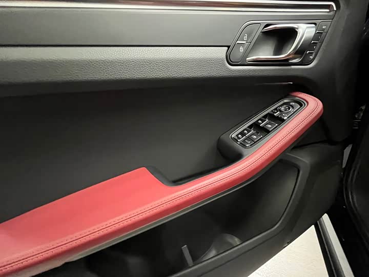 Фото 8 - Porsche Macan