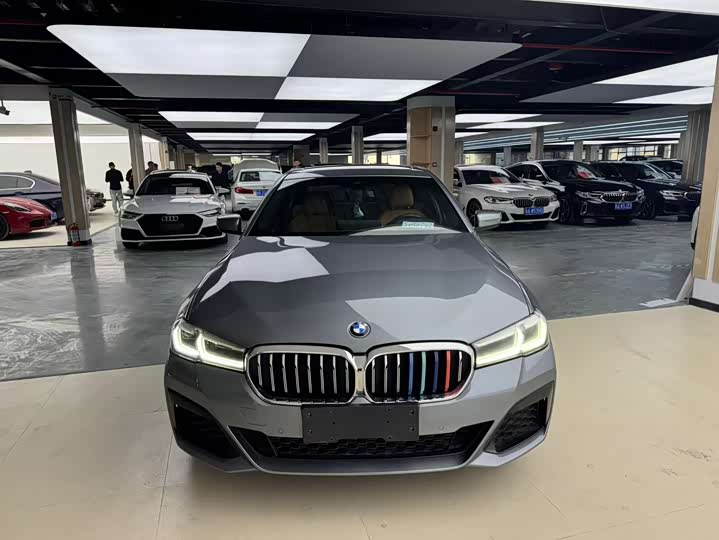 Фото 3 - BMW 5 Series