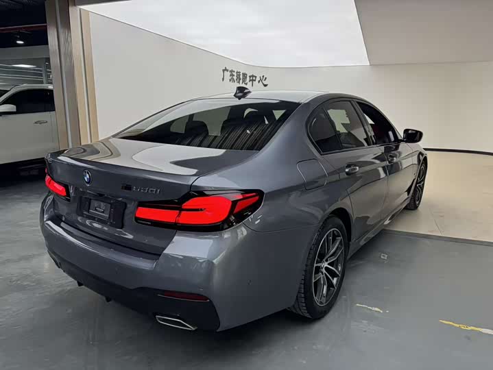 Фото 6 - BMW 5 Series
