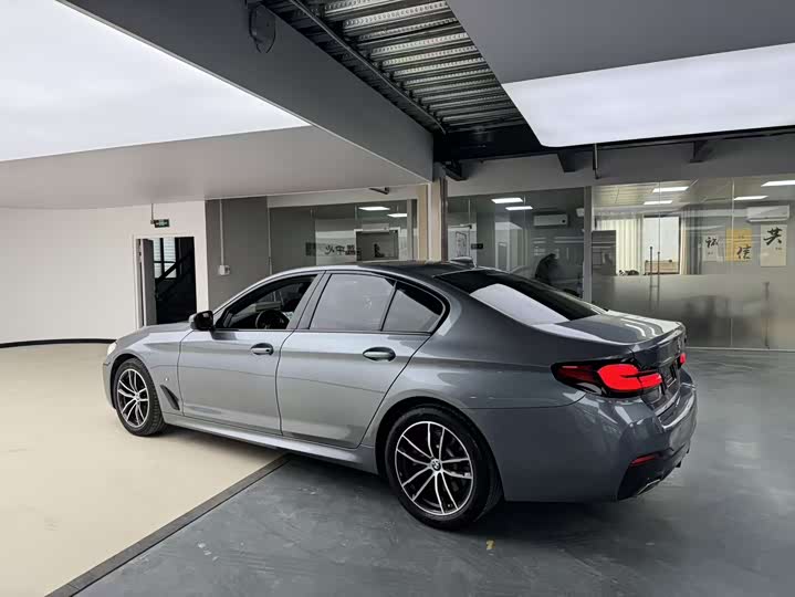 Фото 9 - BMW 5 Series