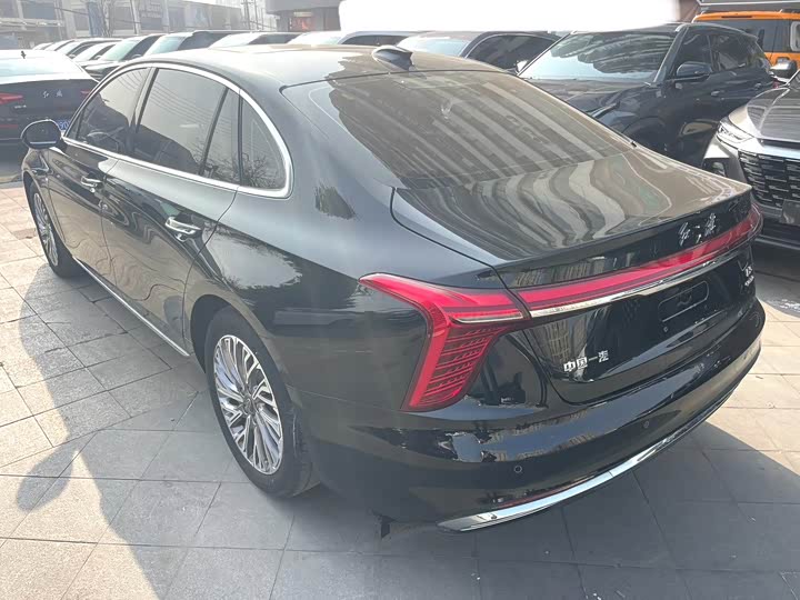 Фото 8 - Hongqi H5