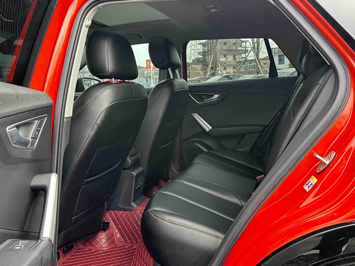 Фото 7 - Audi Q2L