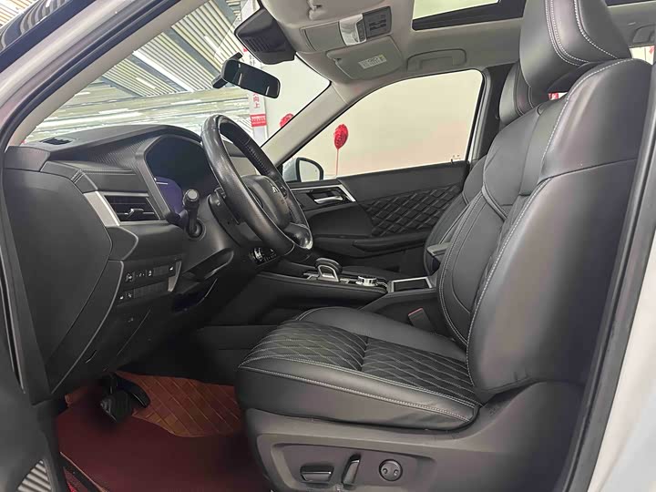 Фото 9 - Mitsubishi Outlander