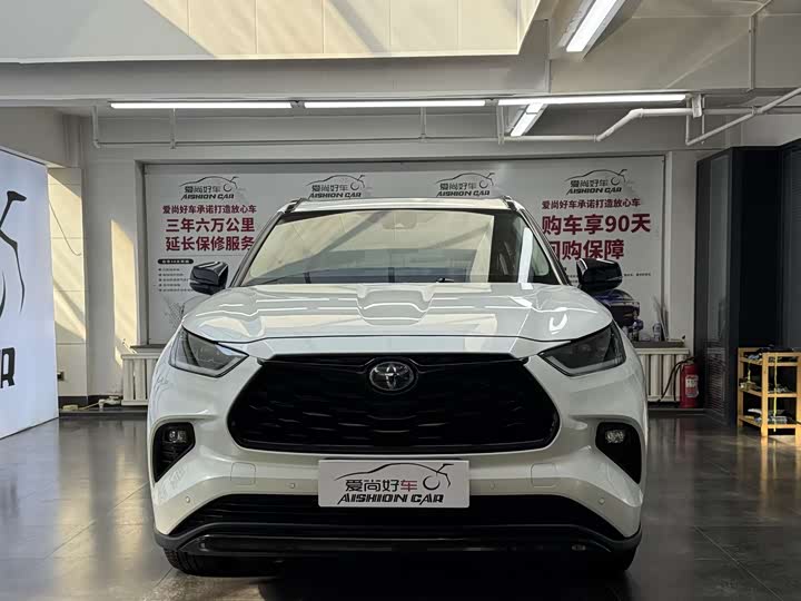 Фото 2 - Toyota Highlander