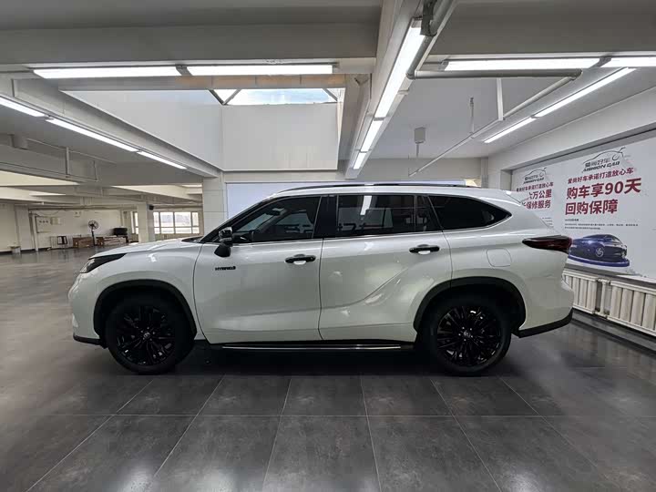 Фото 4 - Toyota Highlander