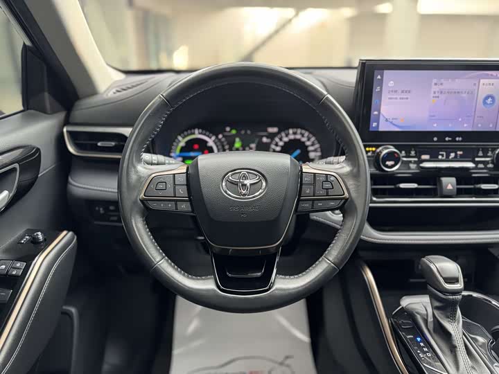 Фото 9 - Toyota Highlander