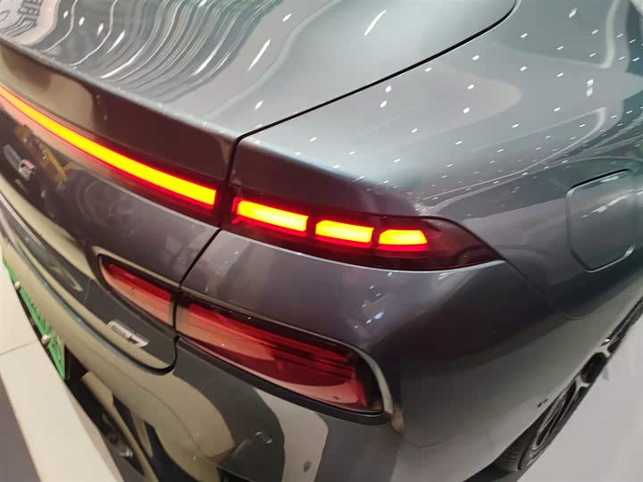 Фото 8 - XPeng P7