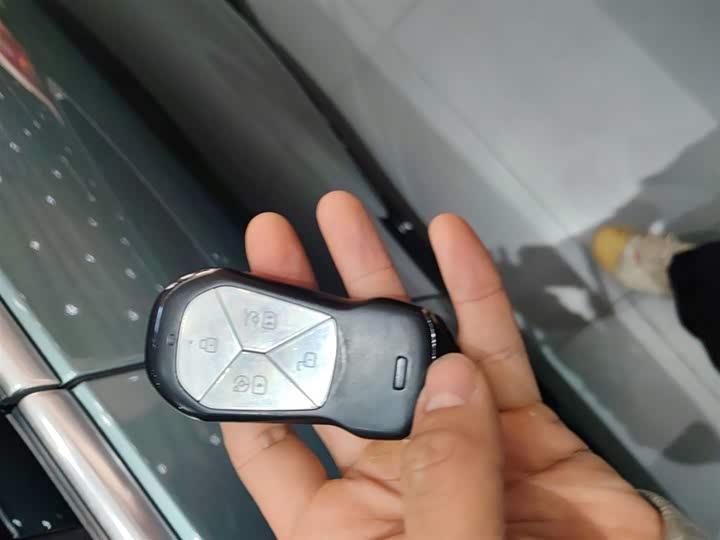 Фото 9 - XPeng P7