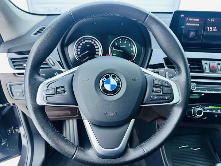 Фото 8 - BMW X1