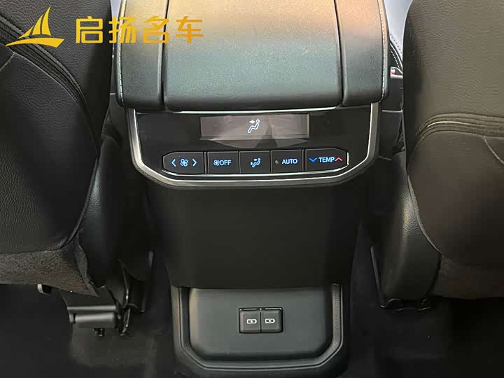 Фото 4 - Toyota Crown Kluger