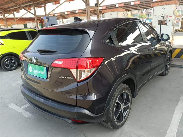 Фото 7 - Honda Vezel