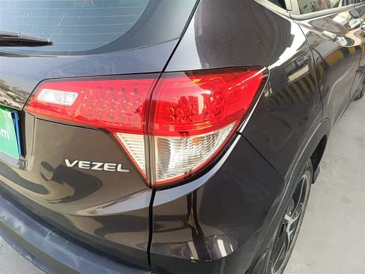 Фото 8 - Honda Vezel