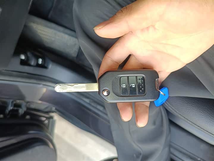 Фото 9 - Honda Vezel