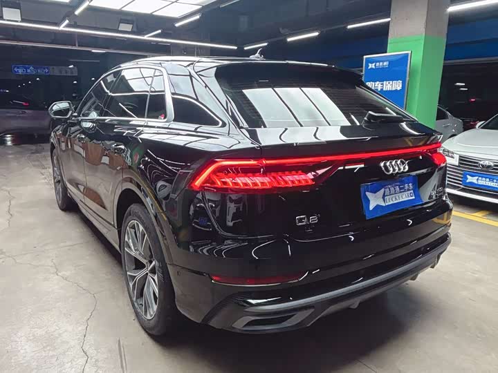 Фото 4 - Audi Q8
