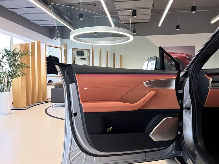 Фото 7 - Nio Onvo L60