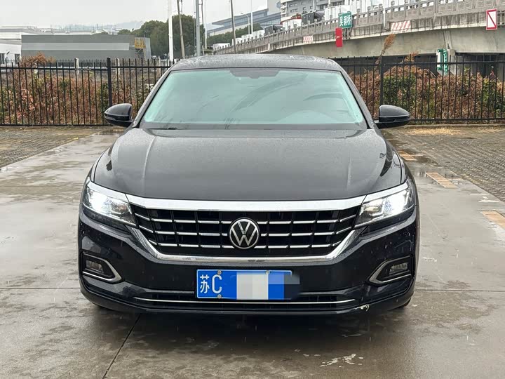 Фото 2 - Volkswagen Passat