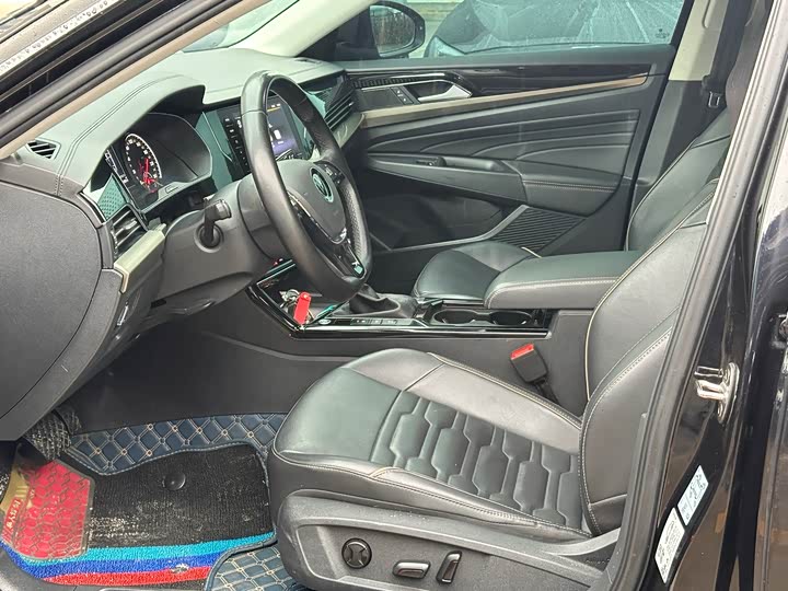 Фото 9 - Volkswagen Passat