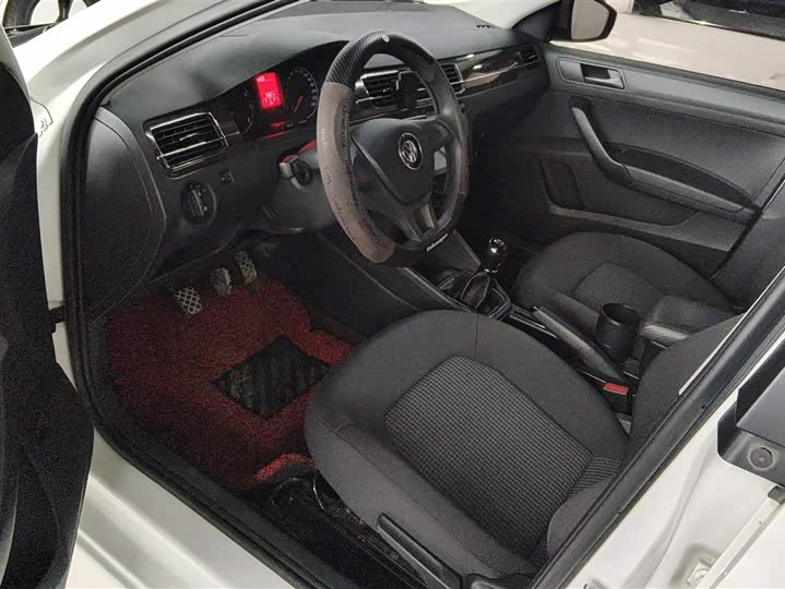 Фото 9 - Volkswagen Santana