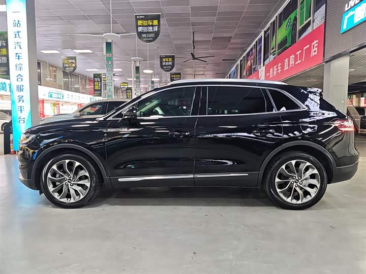 Фото 8 - Lincoln Nautilus