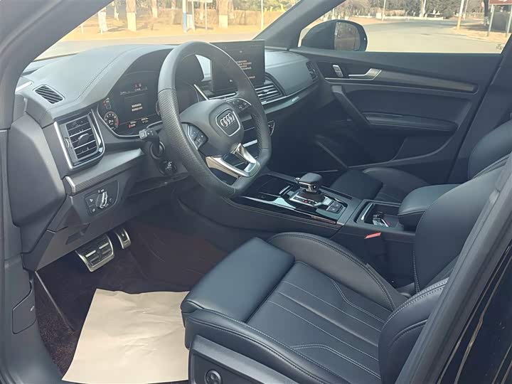 Фото 8 - Audi Q5L