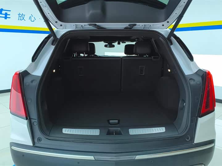 Фото 4 - Cadillac XT5