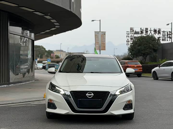 Фото 2 - Nissan Teana