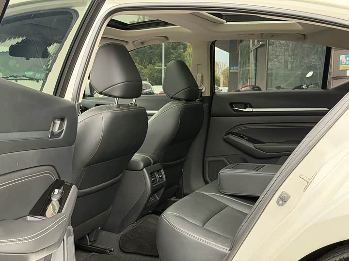 Фото 7 - Nissan Teana