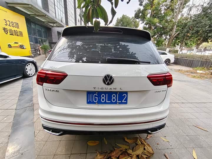 Фото 4 - Volkswagen Tiguan L Pro