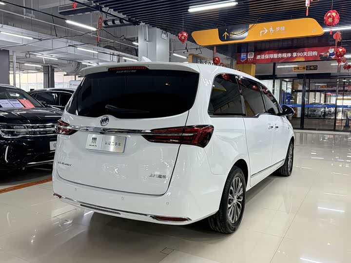 Фото 4 - Buick GL8 ES