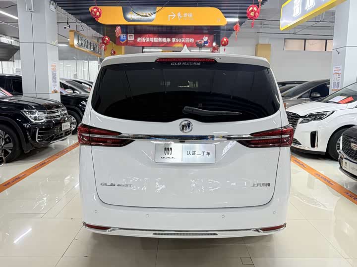 Фото 5 - Buick GL8 ES