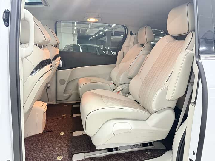 Фото 9 - Buick GL8 ES