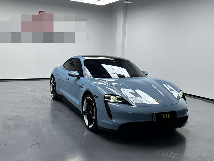 Фото 2 - Porsche Taycan