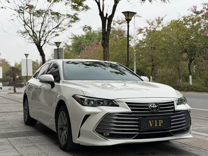 Фото 3 - Toyota Avalon