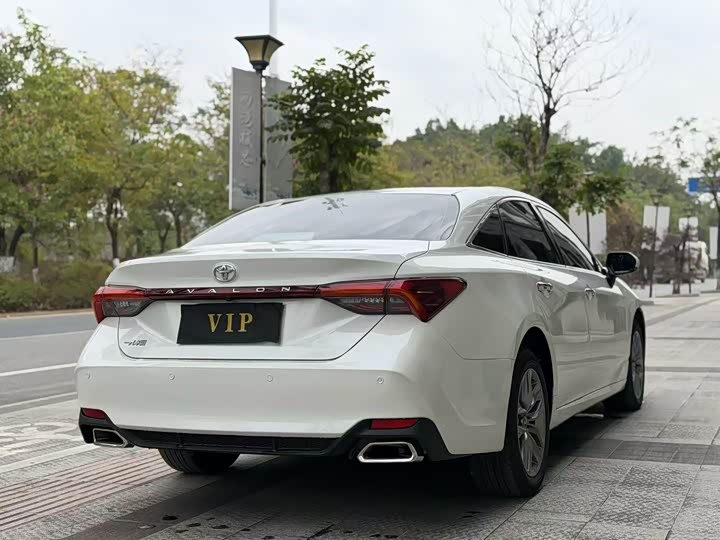 Фото 6 - Toyota Avalon