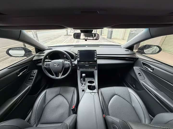 Фото 9 - Toyota Avalon