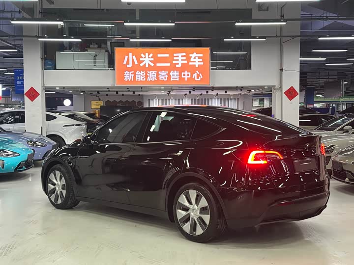 Фото 6 - Tesla Model Y