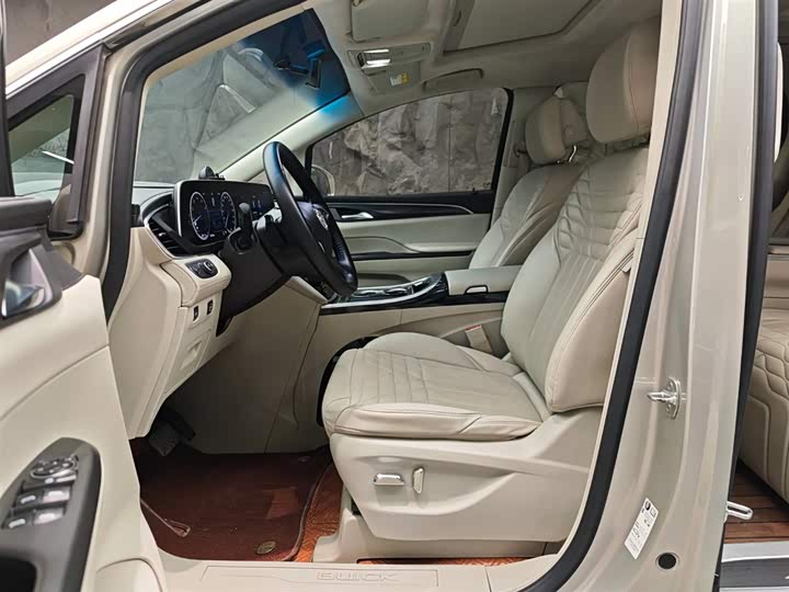 Фото 8 - Buick GL8 ES