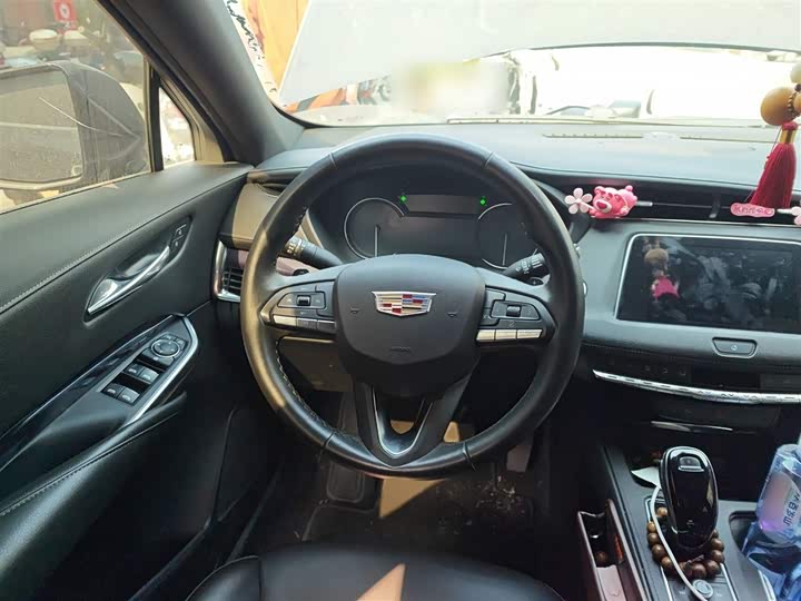 Фото 3 - Cadillac XT4