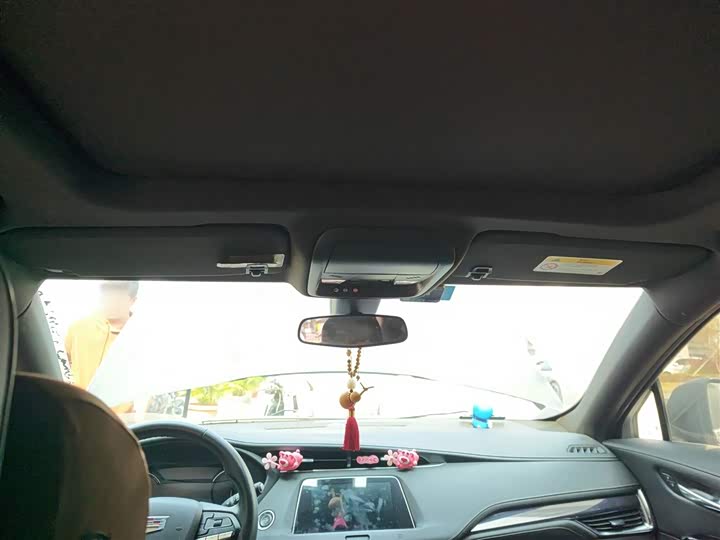 Фото 9 - Cadillac XT4