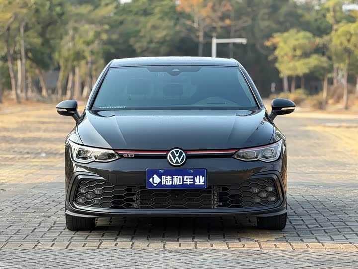 Фото 2 - Volkswagen Golf GTI