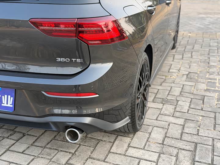 Фото 7 - Volkswagen Golf GTI