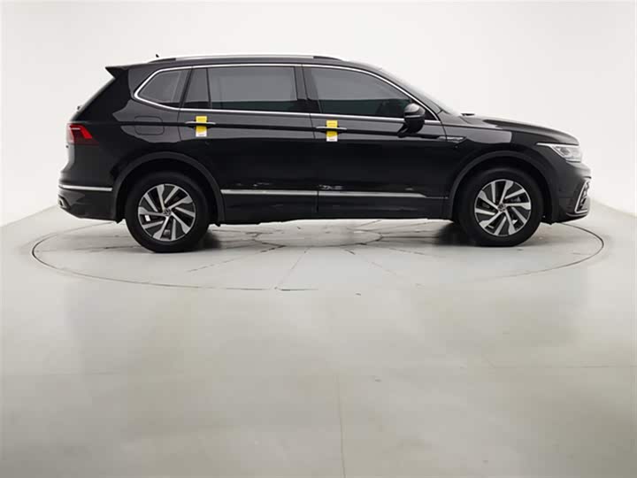 Фото 9 - Volkswagen Tiguan L Hybrid