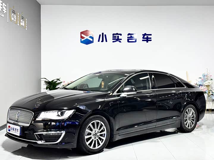 Фото 1 - Lincoln MKZ