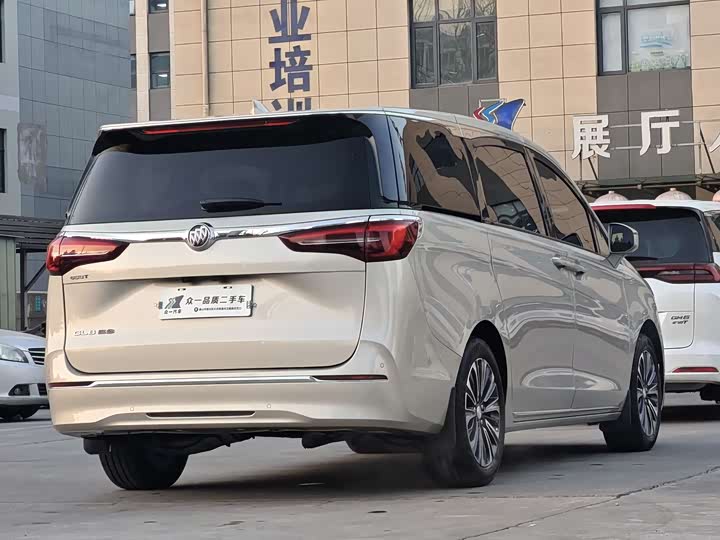 Фото 7 - Buick GL8 ES